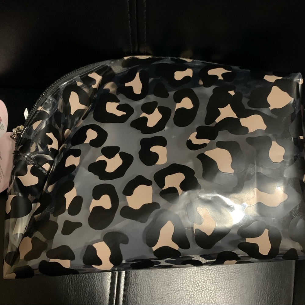NWT The Vintage Cosmetic Company Animal Print Vinyl Cosmetic Toiletry Bag